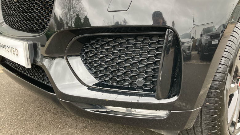 Jaguar F-Pace 2.0d [180] Chequered Flag 5dr Auto AWD Diesel Estate